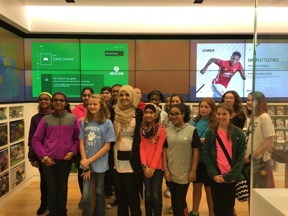 Mentor and speaker on a Saturday afternoon at Microsoft Store for girls in STEM